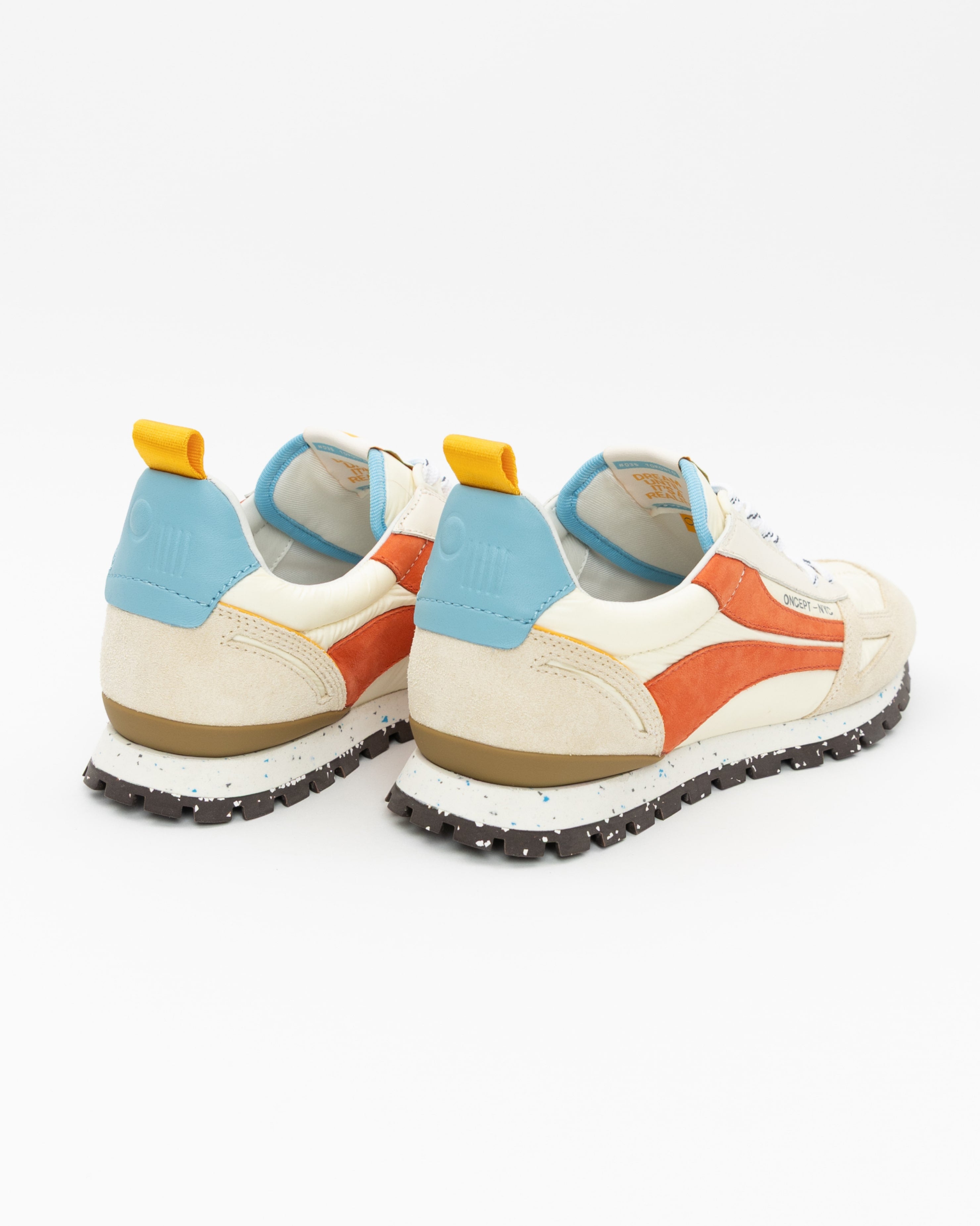 Oncept Toronto | Retro sneaker in recycled nylon and suede | ONCEPT